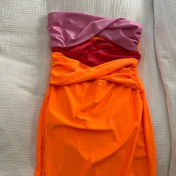 Pink and Orange Strapless Dress - Picture 3 of 3
